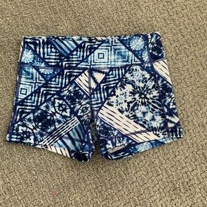 Athleta blue pattern bike shorts